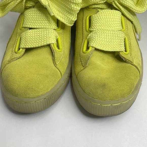 PUMA Women’s Suede Heart Reset Sneakers Sz 10 Fluo Yellow/Green Velvet Laces - Picture 4 of 6